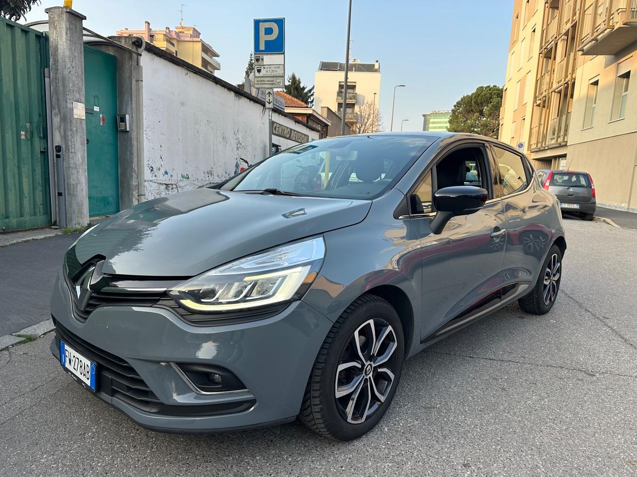 Renault Clio TCe 90 CV GPL 5 porte Moschino Intens