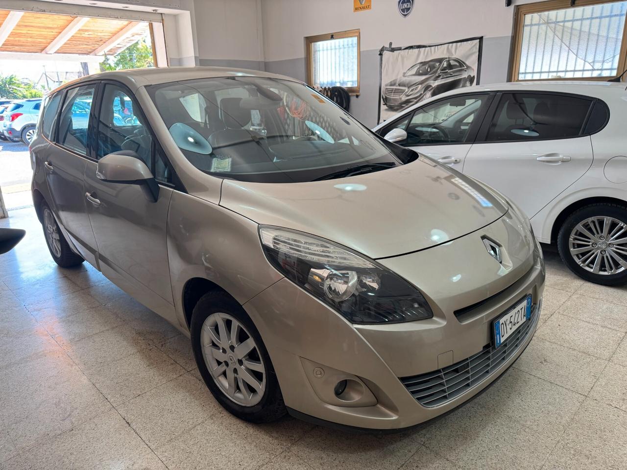 Renault Scenic Grand Scénic 7 POSTI 1.9 dCi/130CV NAVI-PELLE