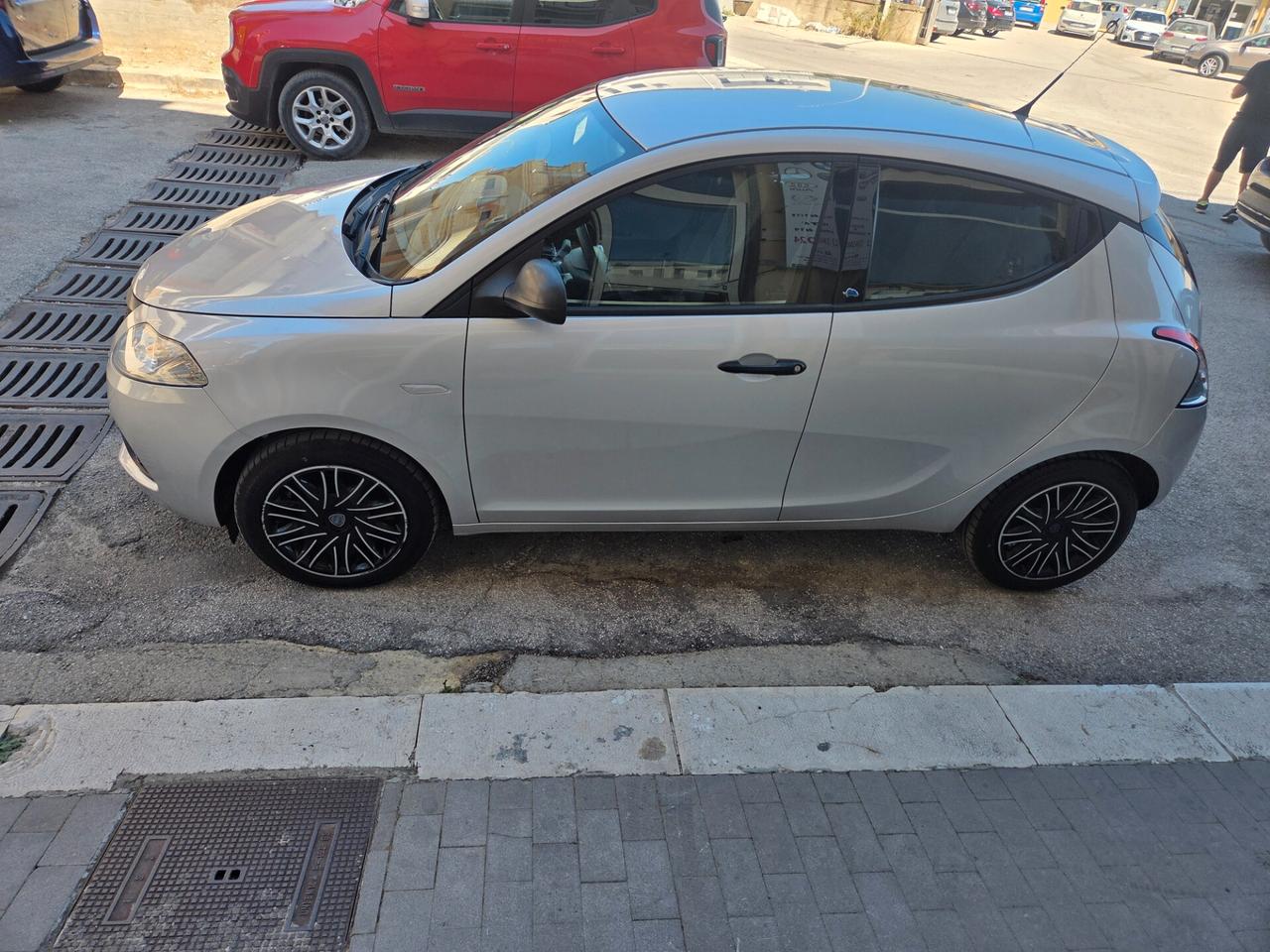LANCIA YPSILON ANNO 2018 1.2 BENZ GPL KM 120000 CERTIF