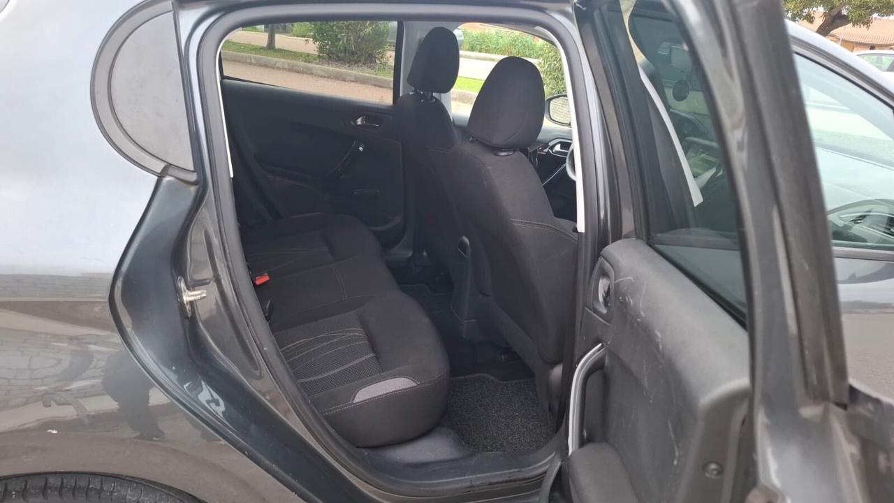 Peugeot 208 1.4 HDi 68 CV 5 porte Active