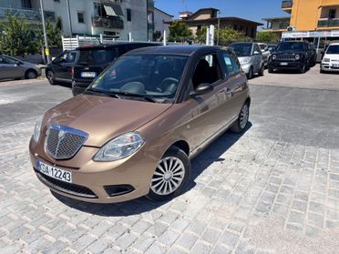 Lancia Ypsilon 1.4 Oro Giallo