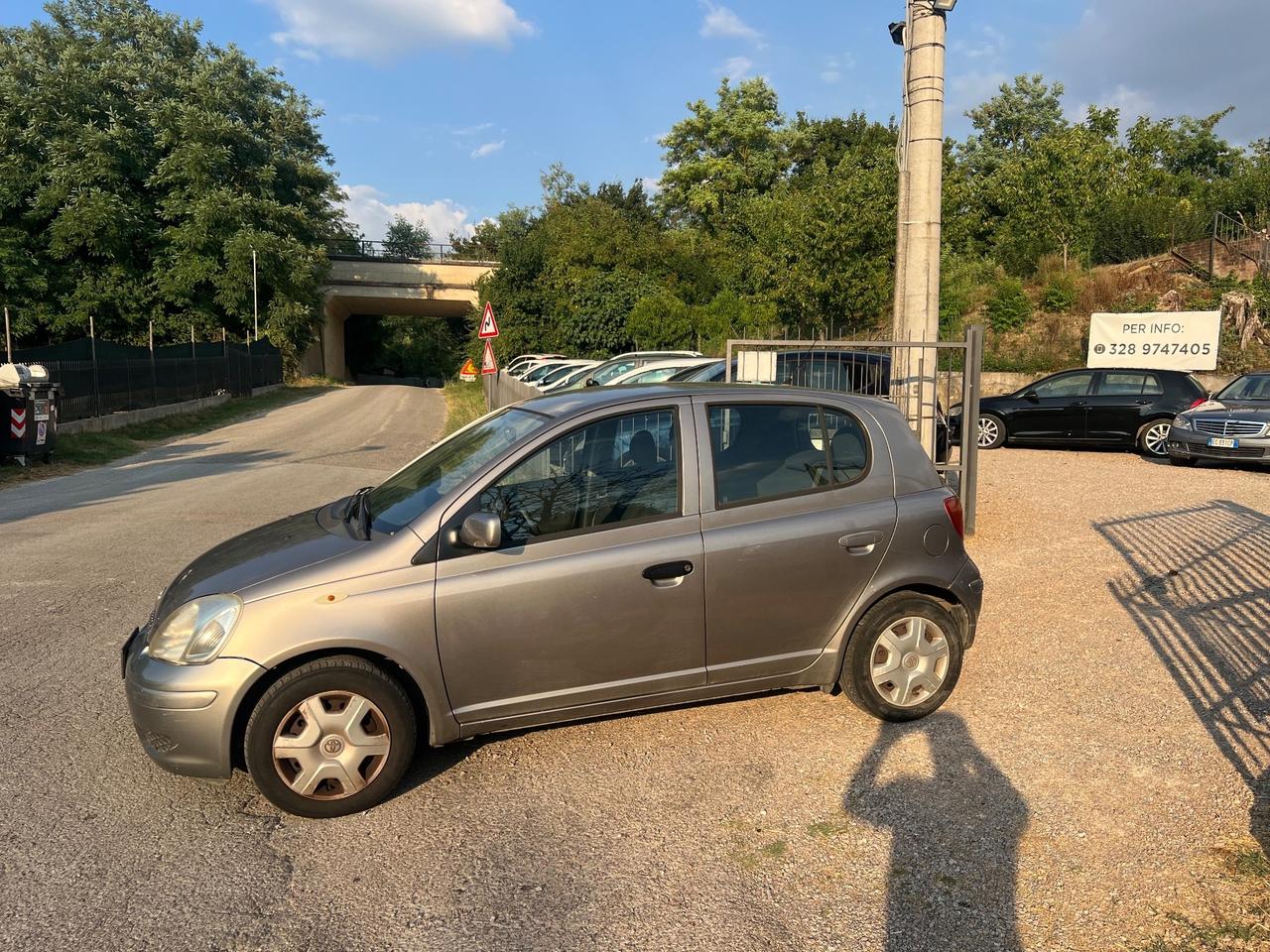 Toyota Yaris 1.0 5 porte