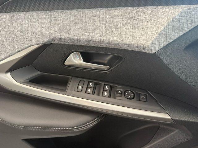 PEUGEOT 3008 Hybrid 136 e-DCS6 Allure+Panoramic Nav+Vision 360