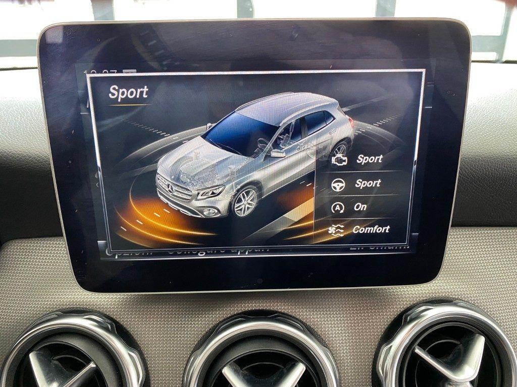 Mercedes-Benz GLA 200 d Automatic 4Matic Sport Plus Da Vetrina