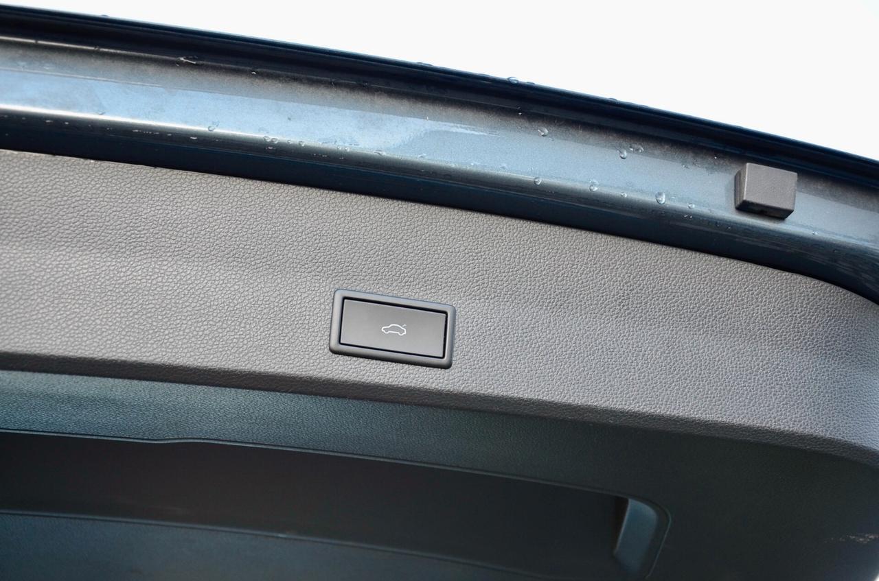 SEAT ATECA 2.0 TDI BUSINESS 150cv, UNICO UTILIZZATORE, SERVICE SEAT, EURO 6D, KEYLESS, FARI LED, RETROCAMERA, APPLE ANDROID, PERMUTE