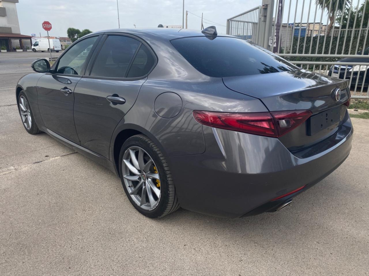 Alfa Romeo Giulia 2.2 Turbodiesel 136 CV AT8 Business