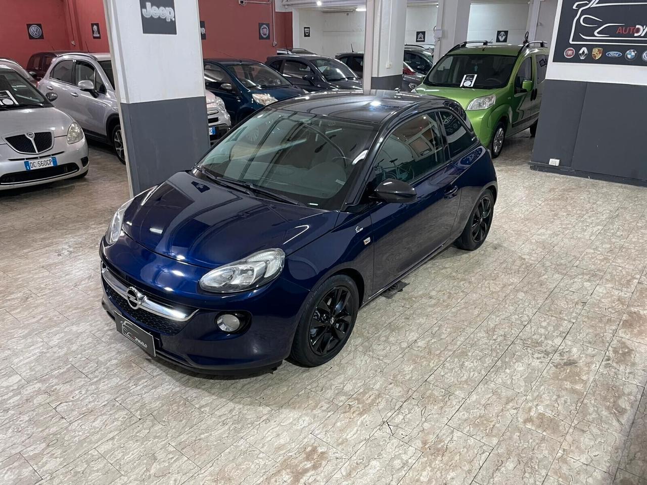Opel Adam 1.2 70 CV White/Black Link GPL