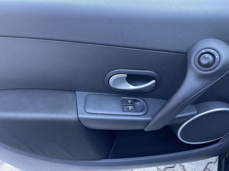 Renault Clio Clio 5p 1.2 16v 20th Anniversario NEOPATENTATI