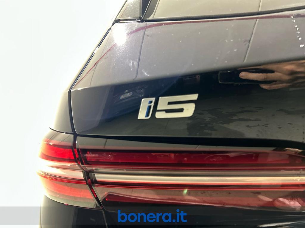 BMW i5 Touring xDrive40