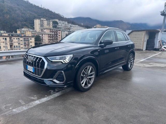 Audi Q3 40 2.0 tdi S line Quattro 200cv S-tronic