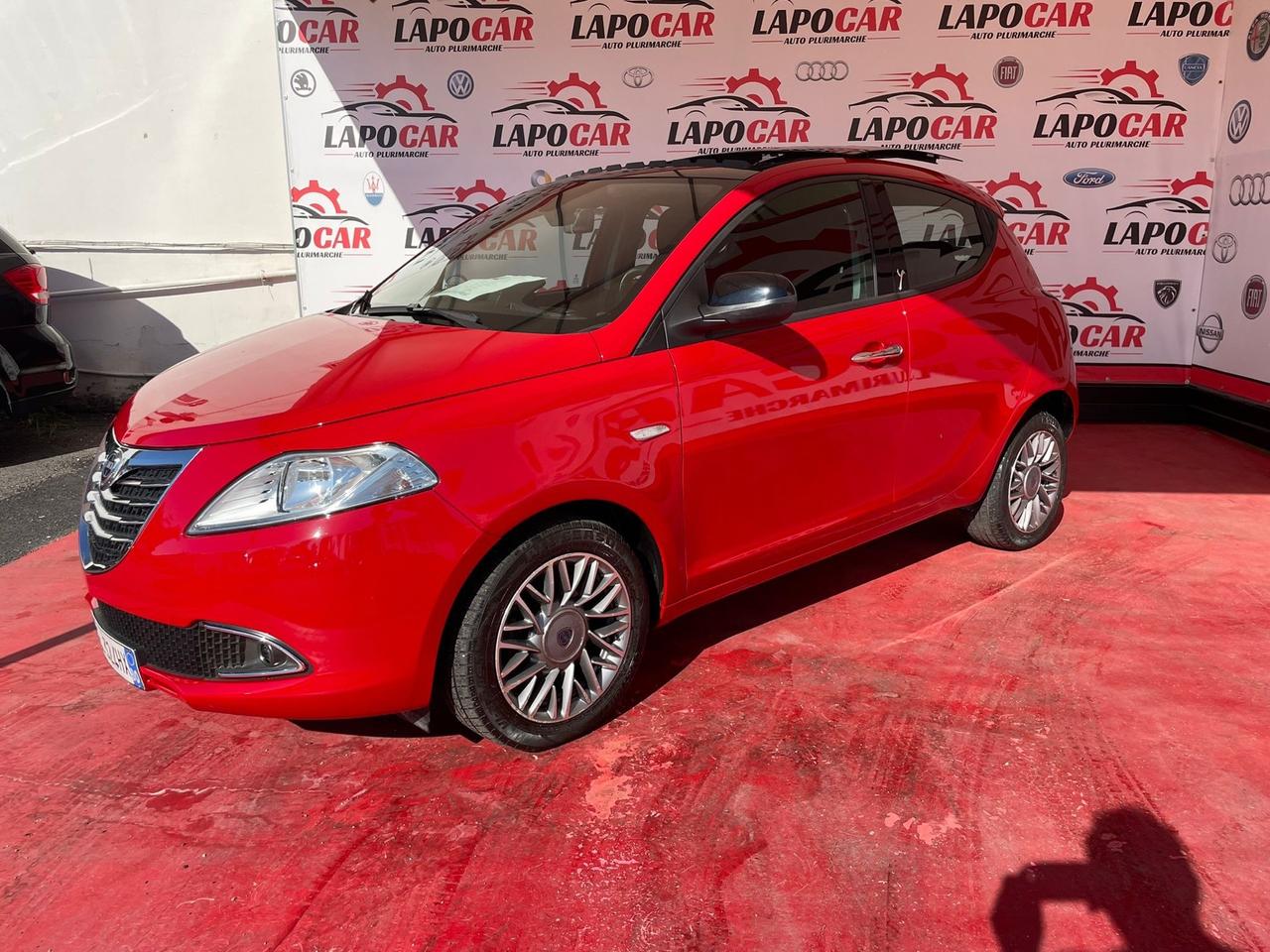 Lancia Ypsilon 0.9 TwinAir 85 CV 5 porte S&S DFN Platinum Automatica