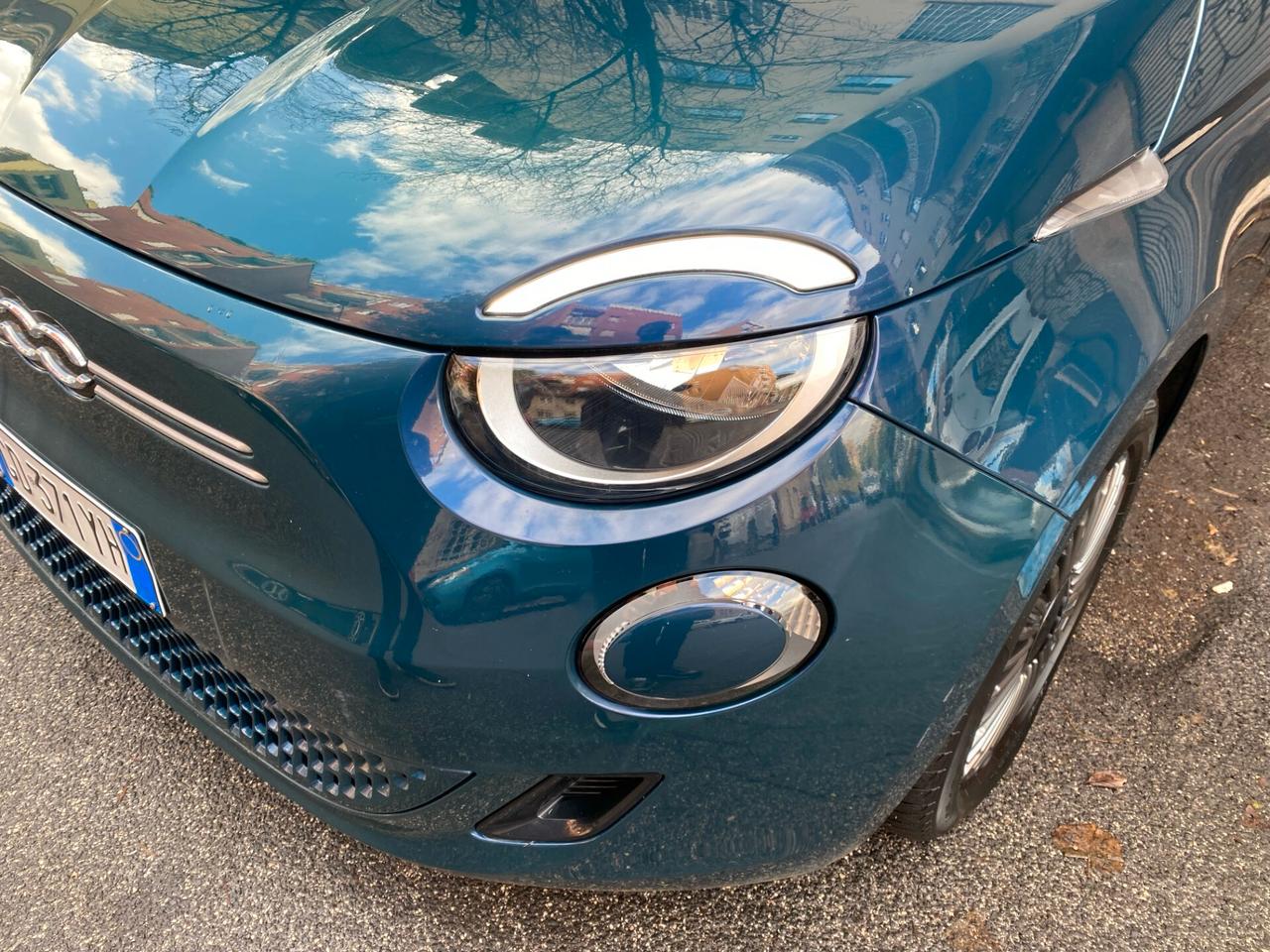 Fiat 500 500e La Prima Berlina 42 kWh