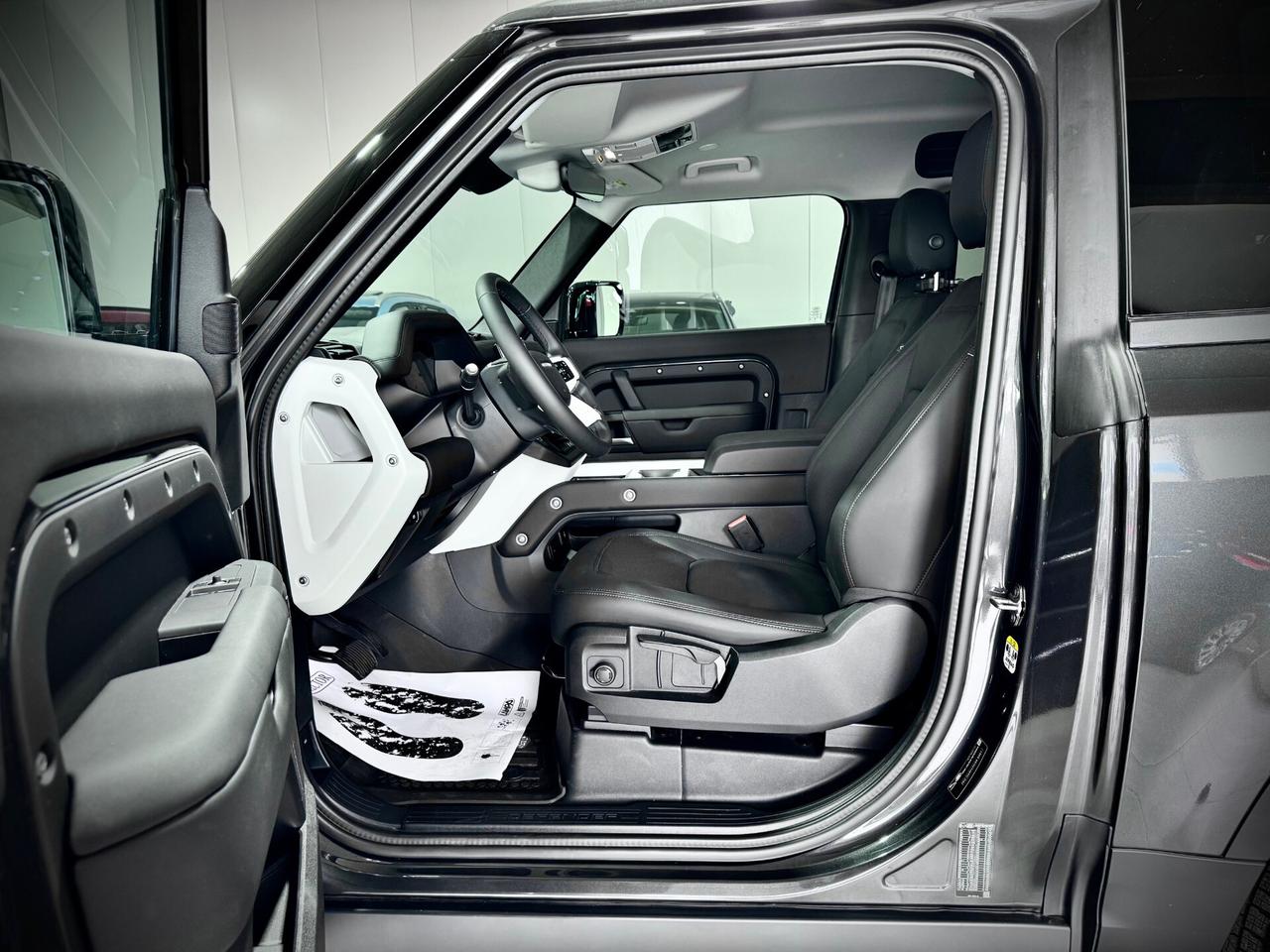 Land Rover Defender 90 3.0d i6 200CV Mhev X-Dynamic S Carpatian Grey