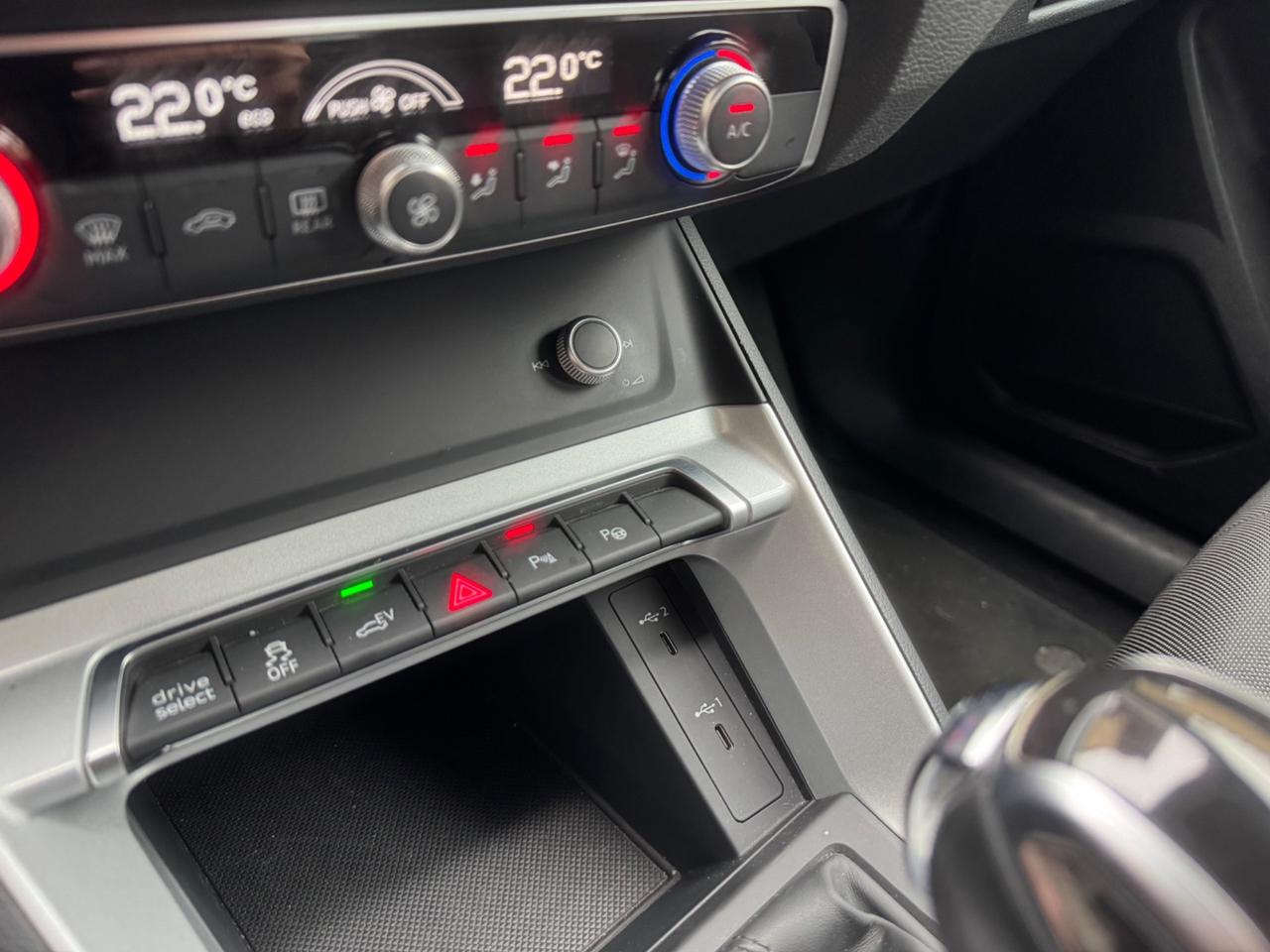 Audi Q3 SPB 45 TFSI e S tronic Business Plus