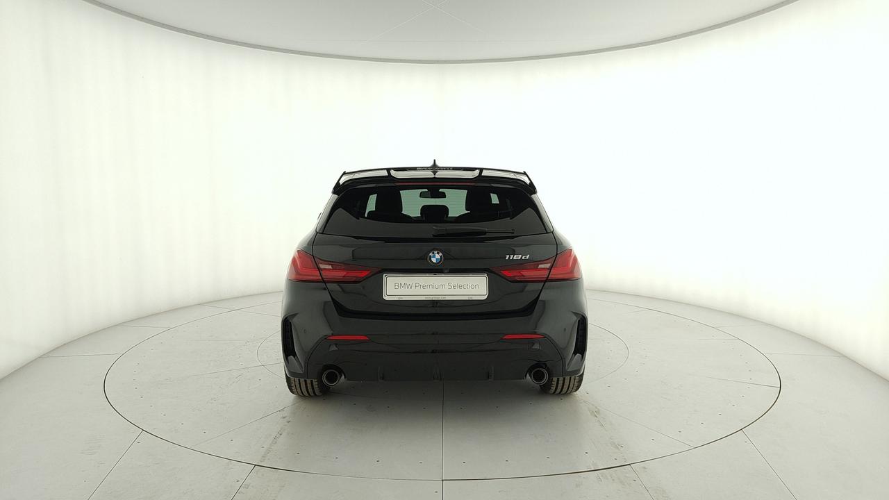 BMW Serie 1 F40 - 118d Msport auto