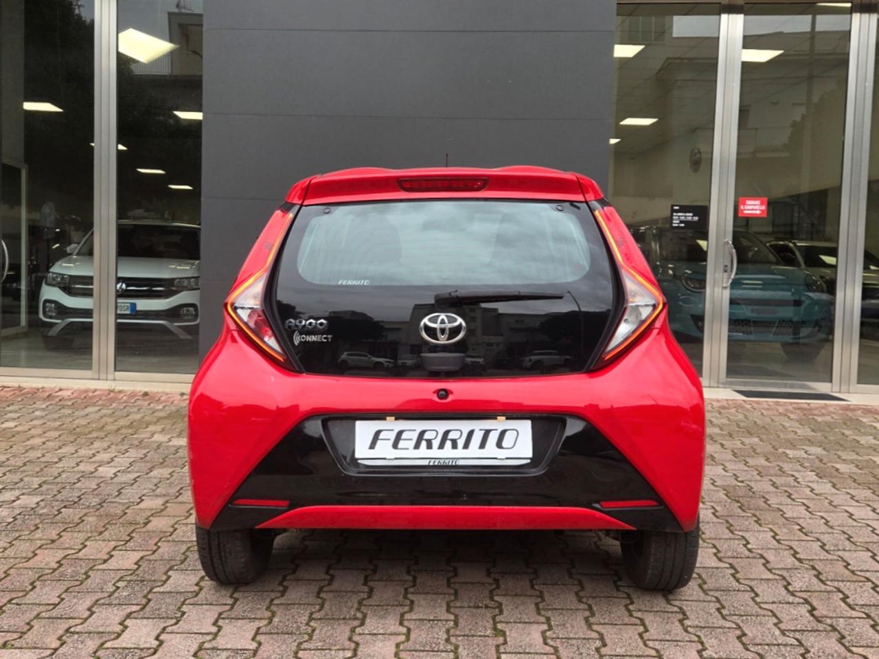 Toyota Aygo Connect 1.0 VVT-i 72 CV 5 porte X-Cool