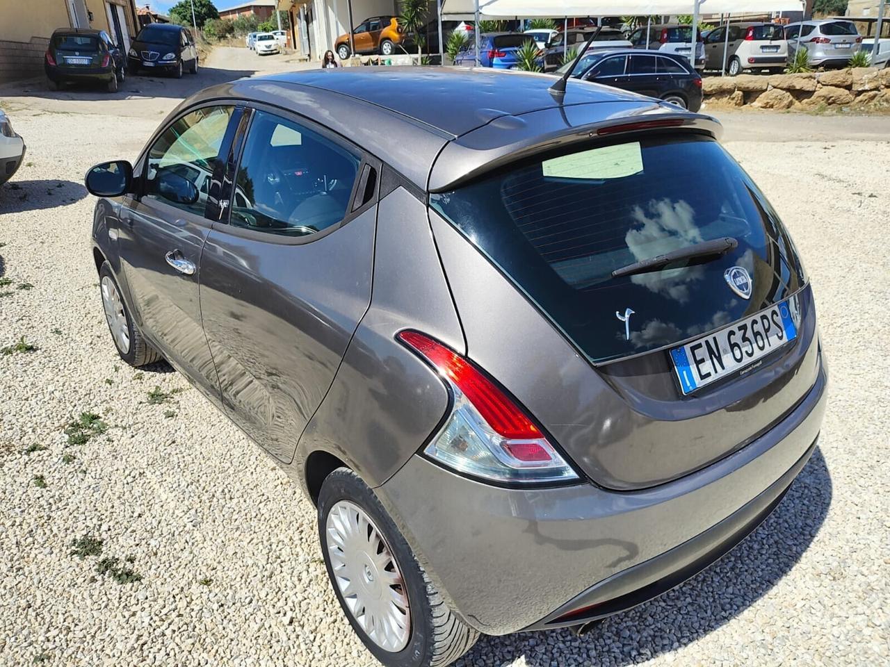 Lancia Ypsilon 1.2 69 CV 5 porte S&S Gold