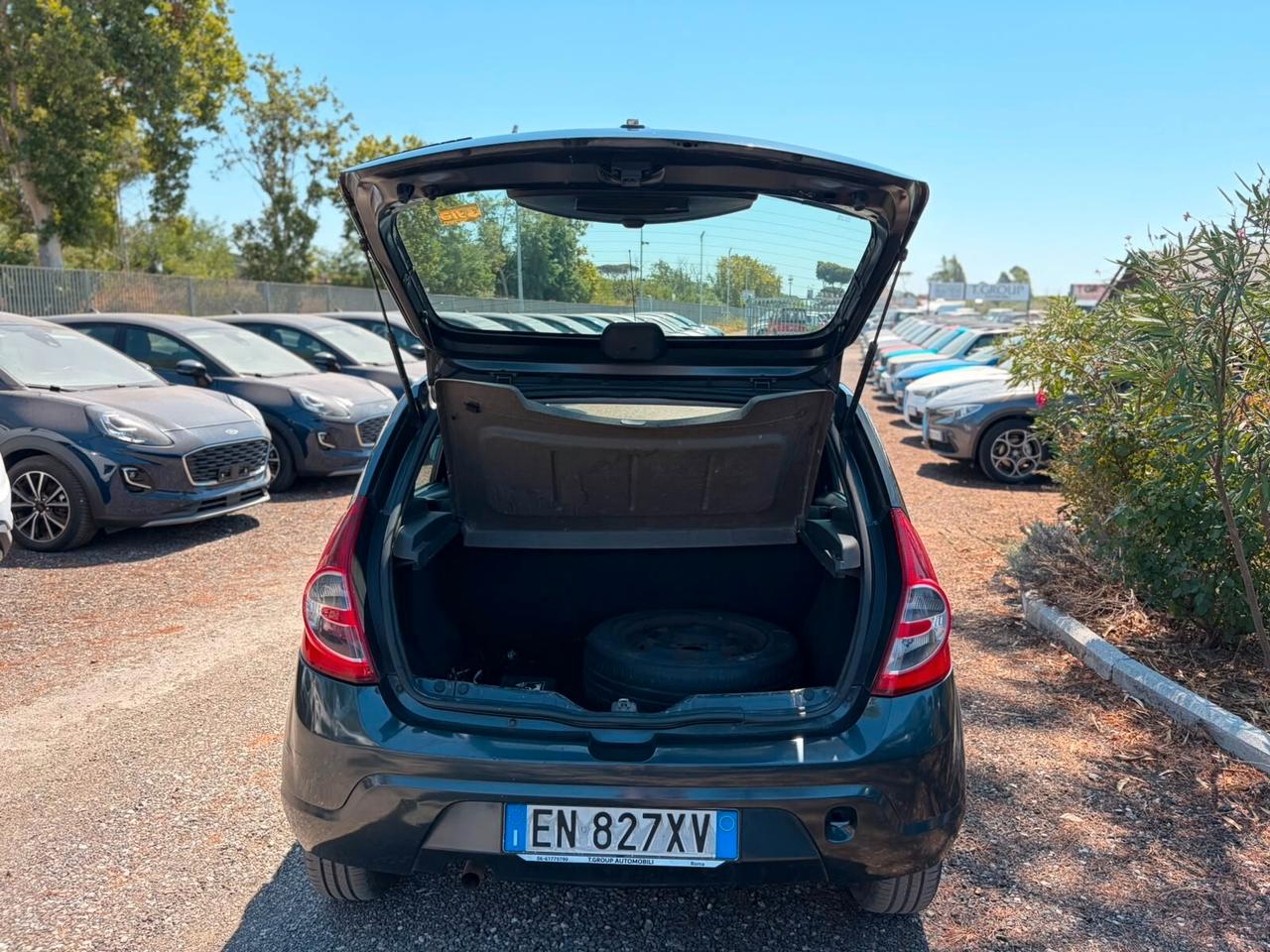 Dacia Sandero 1.2 16V GPL 75CV Embleme