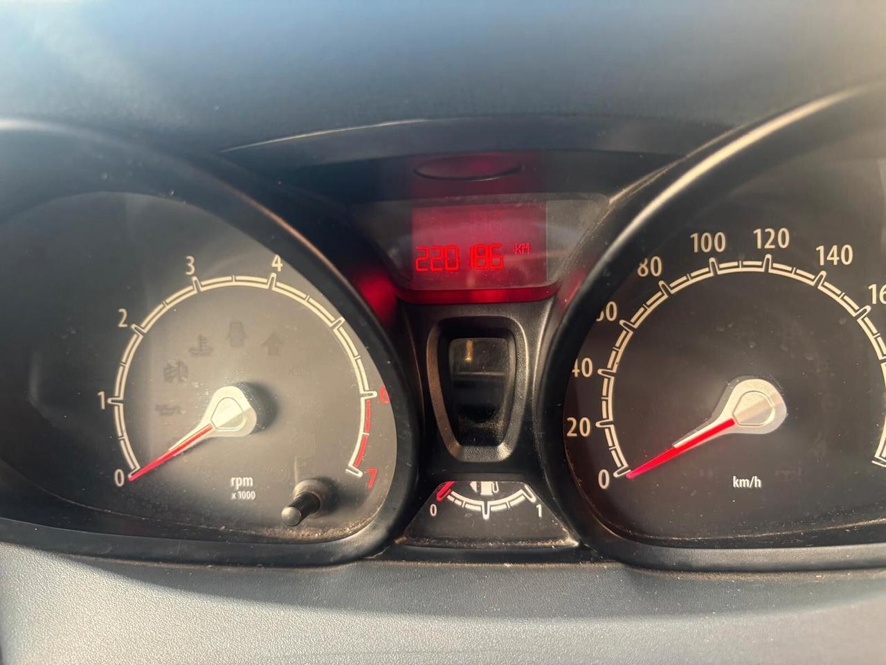 Ford Fiesta 1.4 5 porte Bz.- GPL Titanium