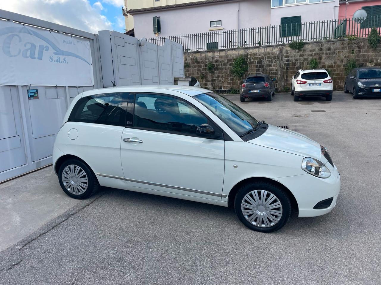 Lancia Ypsilon 1.3 MJT 75 CV Elle