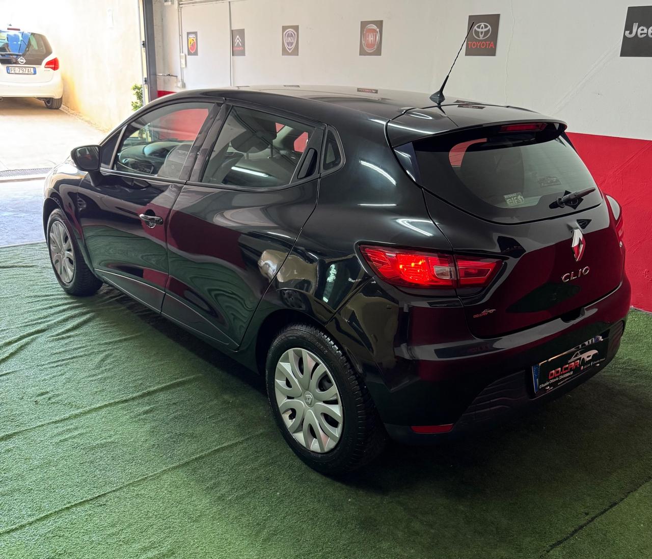 Renault Clio 1.2 75CV 5 porte Anno 2015 Unico proprietario