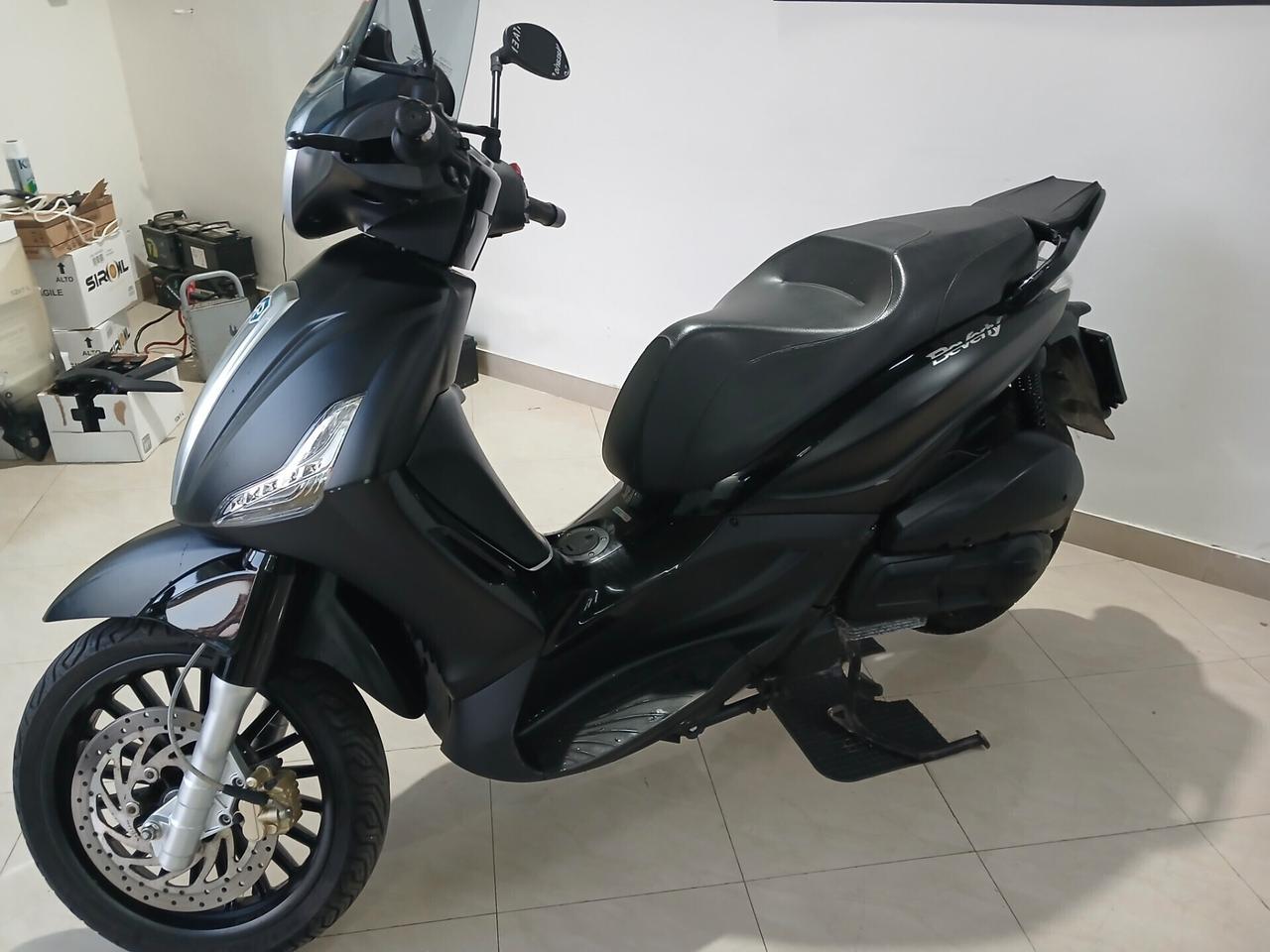 Piaggio Beverly 300 PARI AL NUOVO