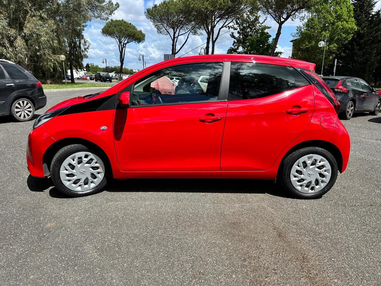 Toyota Aygo 1.0 VVT-i 72 CV 5 porte x-play Bluetooth touch RADAR