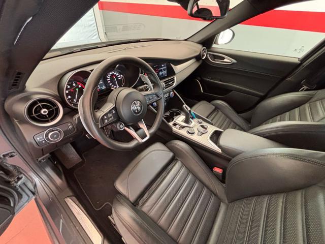 ALFA ROMEO Giulia 2.0 Turbo 280 CV AT8 AWD Q4 Veloce in arrivo