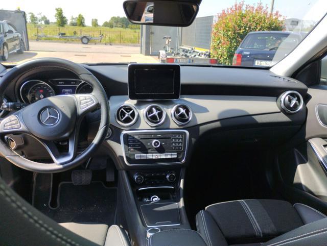 MERCEDES-BENZ GLA 180 d Automatic 4Matic Business