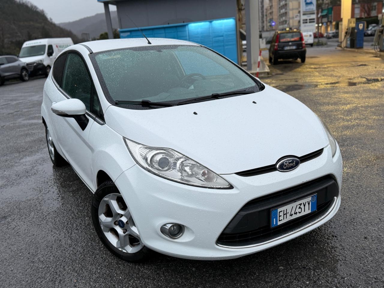 Ford Fiesta 1.2 TITANIUM 2011 NEOPATENTATI