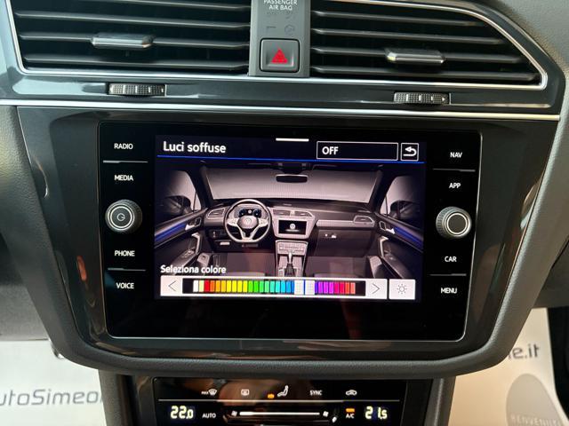 VOLKSWAGEN Tiguan 2.0 TDI 150 CV SCR DSG R-Line LUCI AMBIENTE