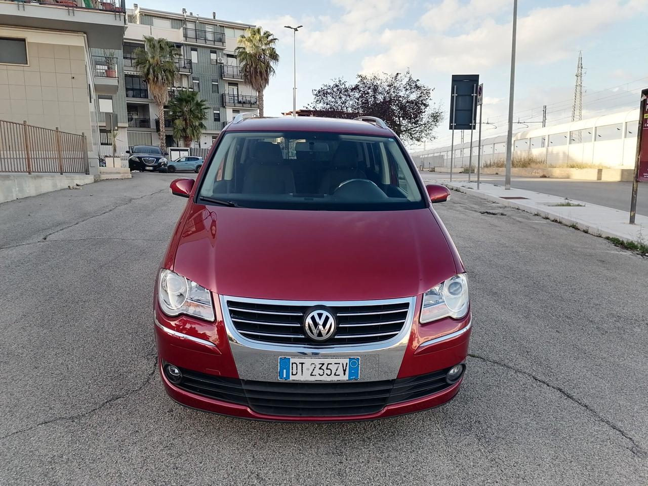 Volkswagen Touran 2.0 TDI HIGHLINE 7 POSTI 2009