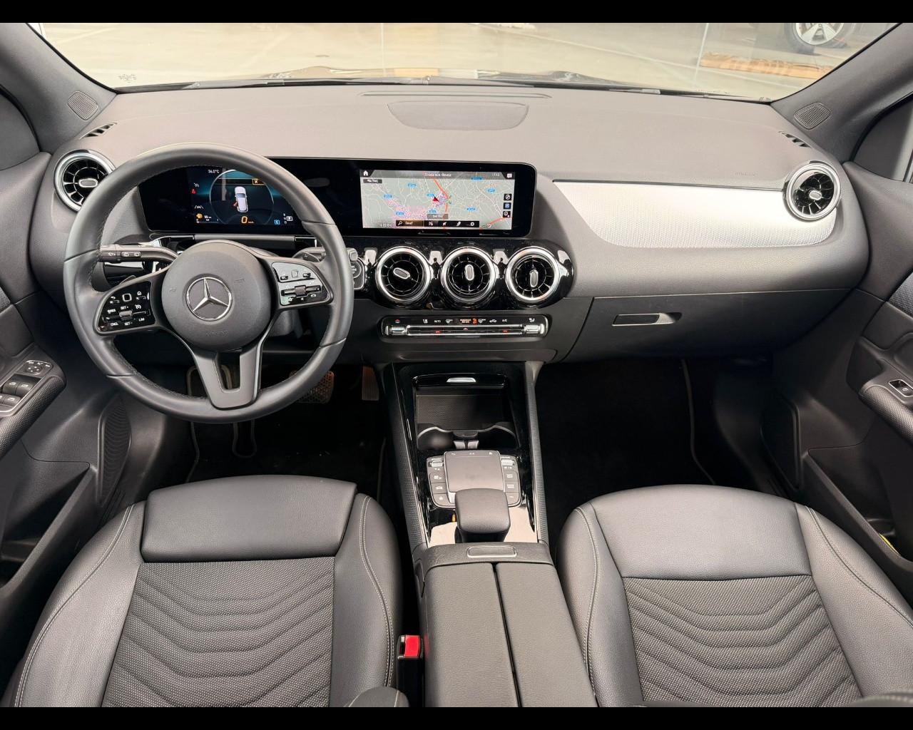 Mercedes-Benz GLA 200D SPORT PLUS AUTO