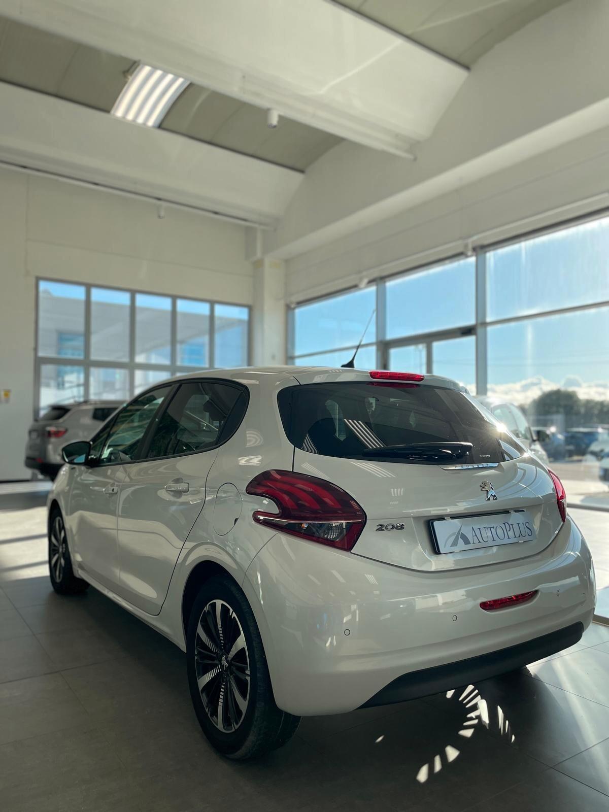 Peugeot 208 PureTech 82 Stop&Start 5 porte Signature