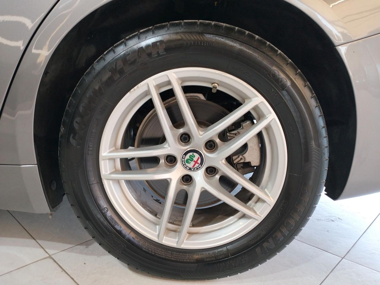 Alfa Romeo Giulia 2016 2.2 t Business 136cv auto