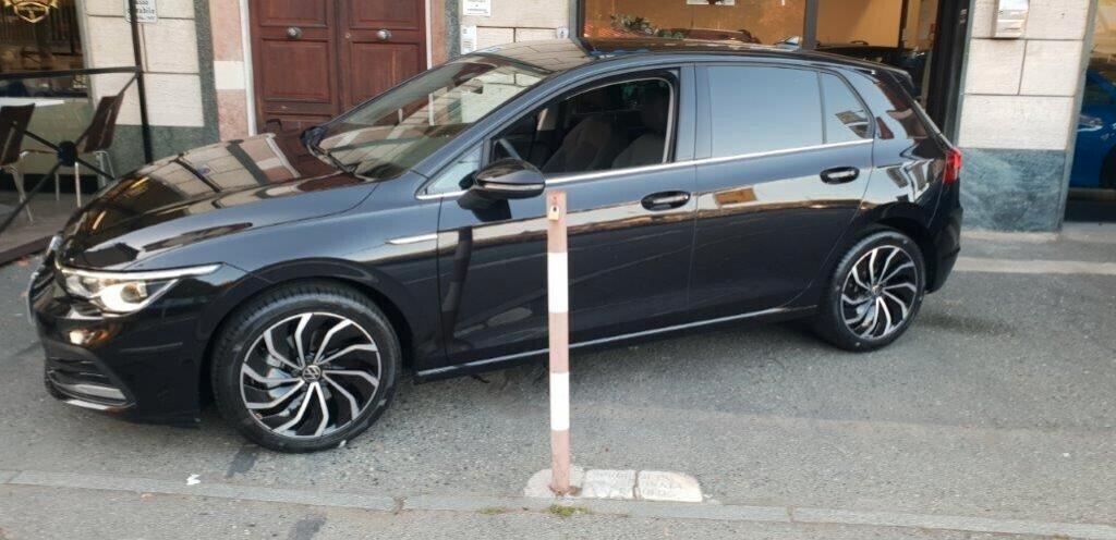 Volkswagen Golf 2.0 TDI 150 CV DSG SCR Style AZIENDALE 11.000 KM