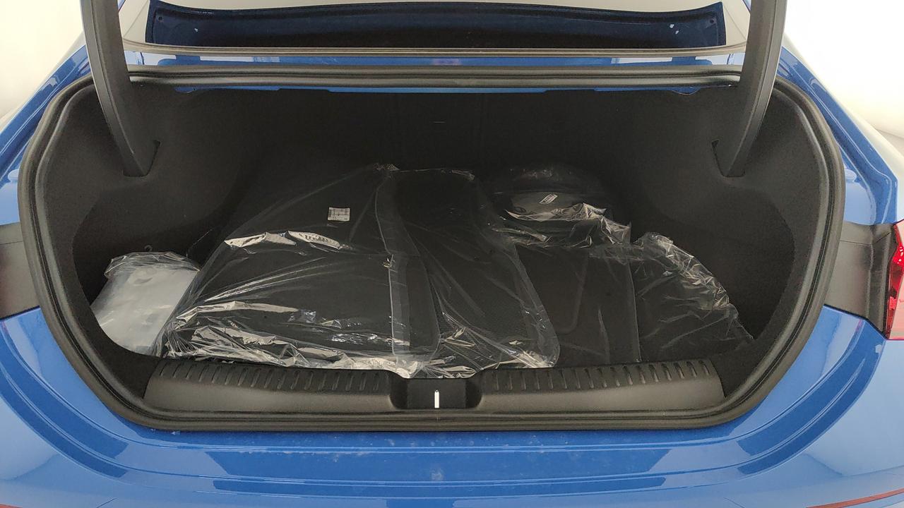 Mercedes-Benz CLA 250+ con tecnologia EQ