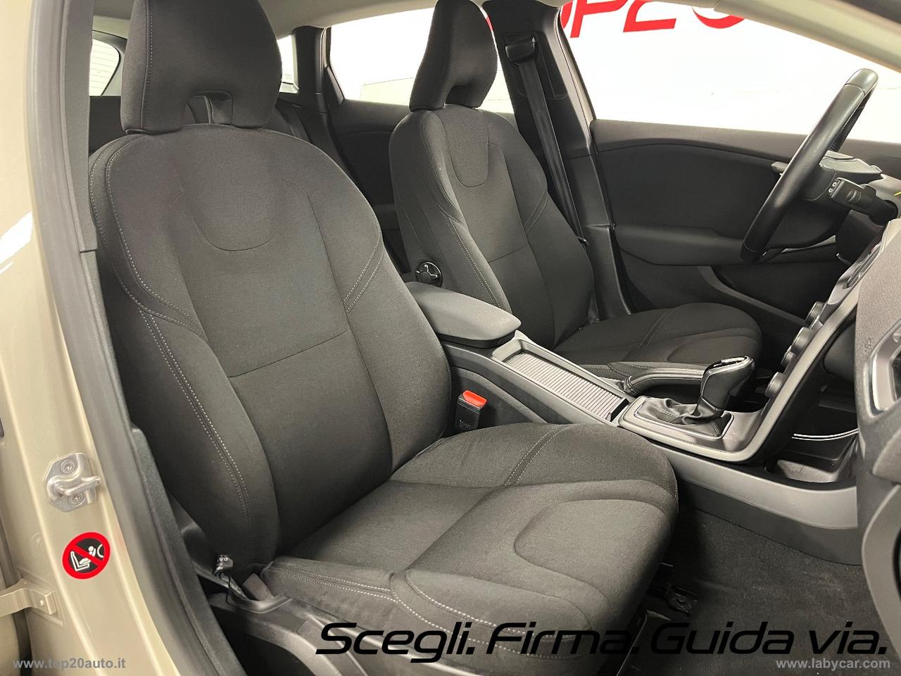 VOLVO V40 Cross Country D2 Geartronic Business