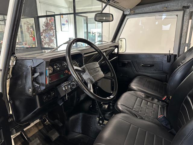 LAND ROVER Defender 90 diesel Soft-top
