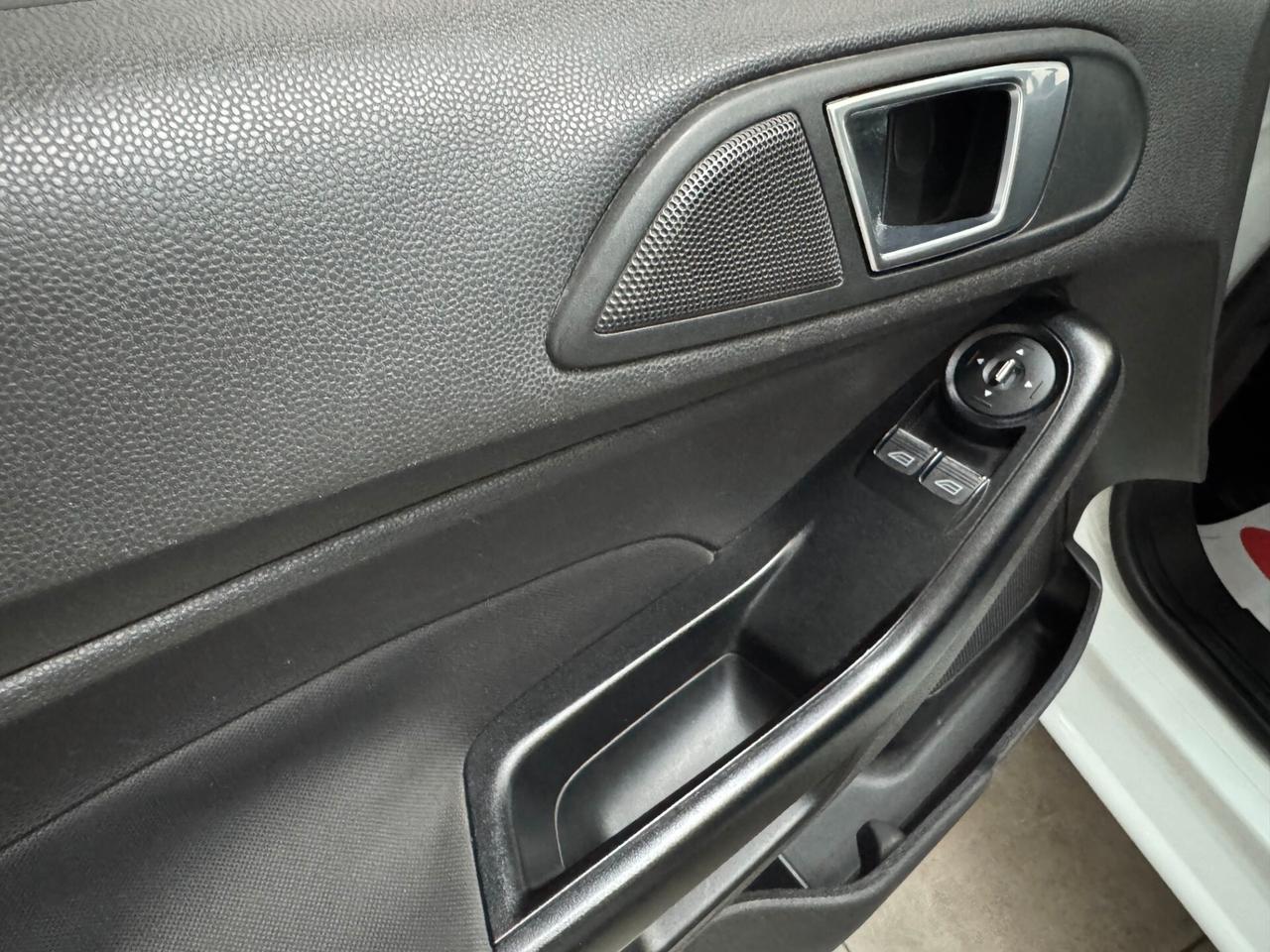 Ford Fiesta /5 PORTE/ 1.2CC 60CV / BENZINA / NEO PATENTATI