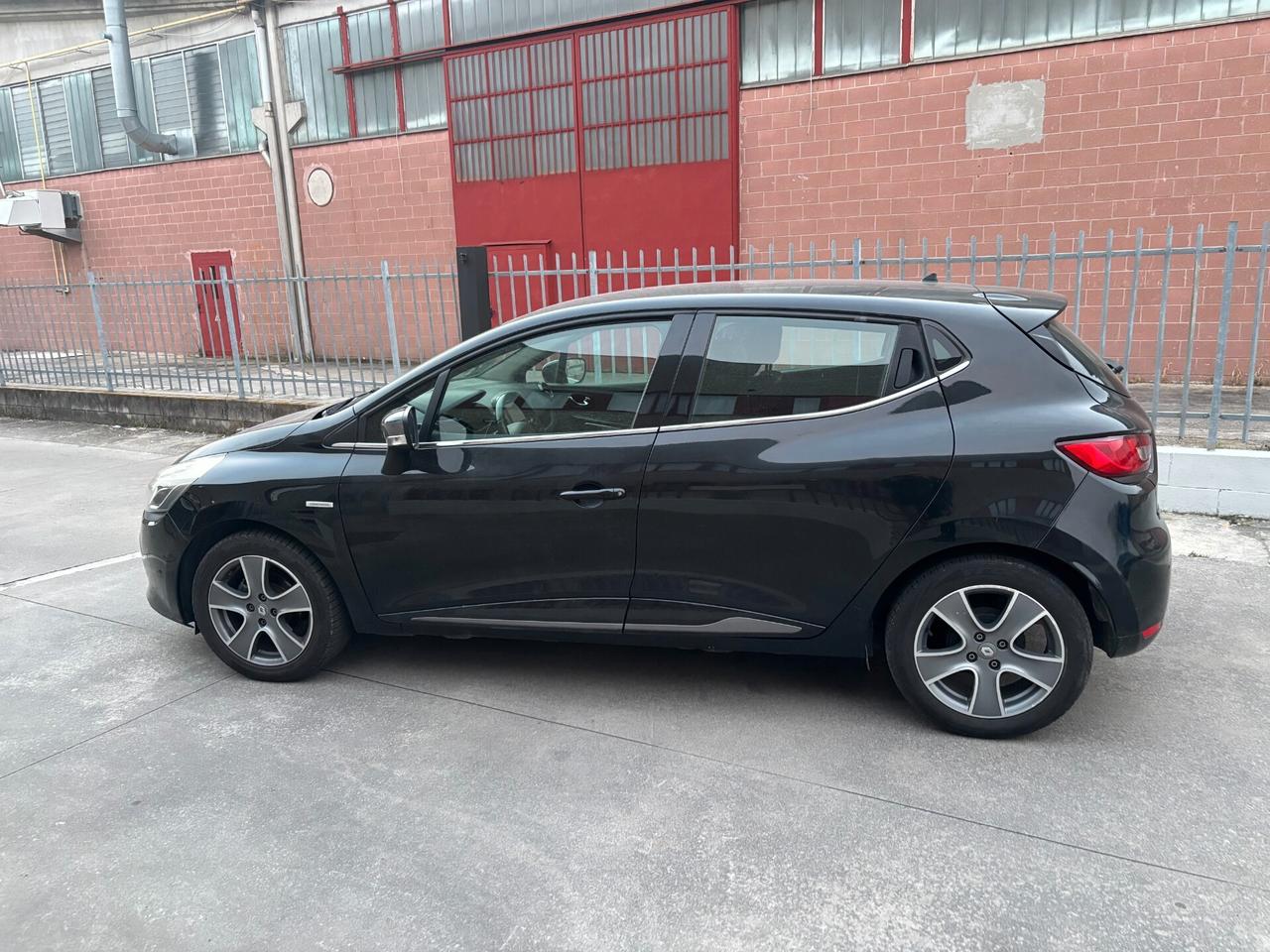 Renault Clio 1.4 16V cat 5 porte Initiale