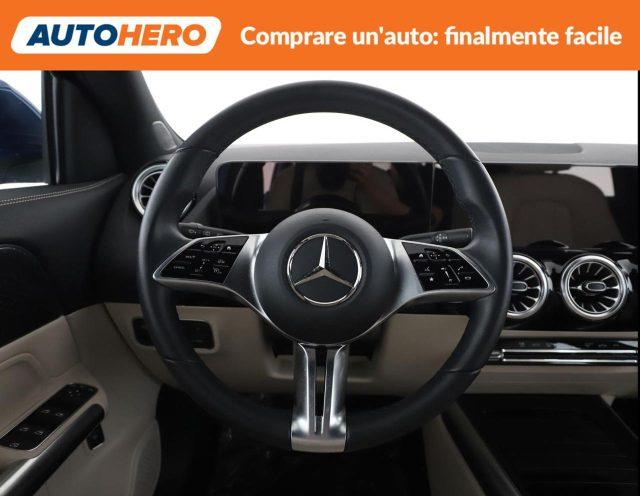 MERCEDES-BENZ GLA 180 Automatic Progressive Advanced