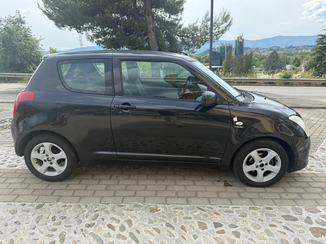 Suzuki Swift 1.3 DDiS 3p. GL
