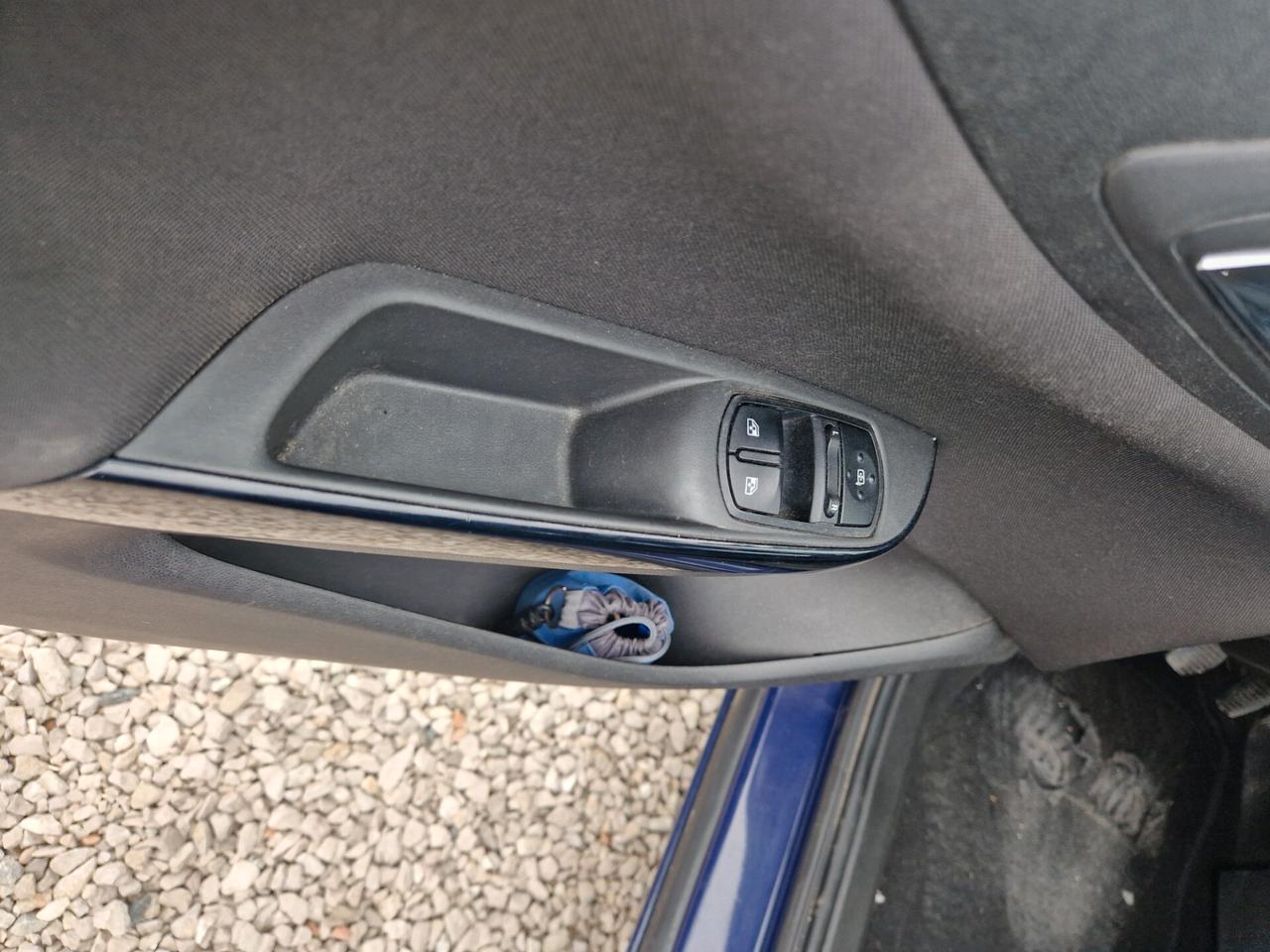 Opel Corsa 1.4 90CV GPL Tech 5 porte b-Color