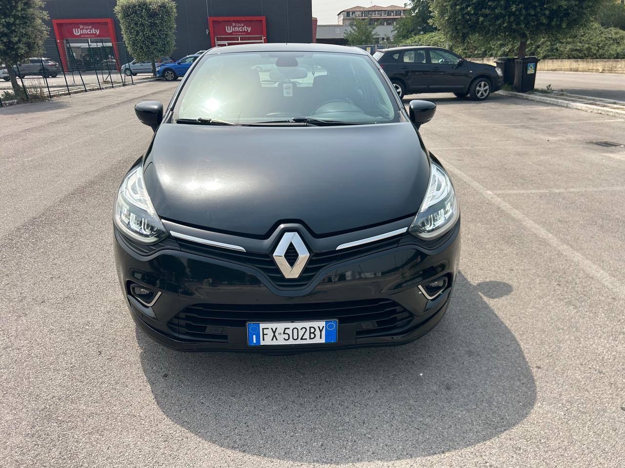 Renault Clio TCe 12V 90 CV 5 porte Moschino Intens