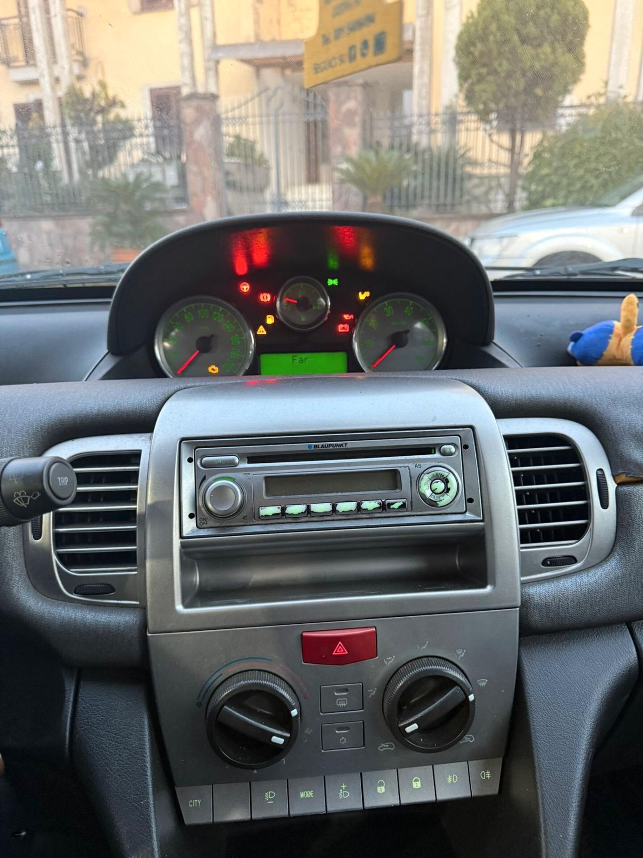 Lancia Ypsilon 1.3 MJT 75 CV Platino