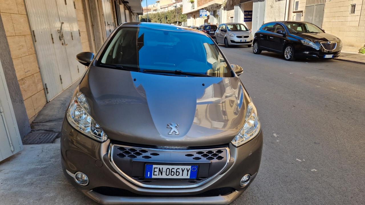 Peugeot 208 1.4 e-HDi 68 CV Stop&Start robotizzato 5 porte Van Pack