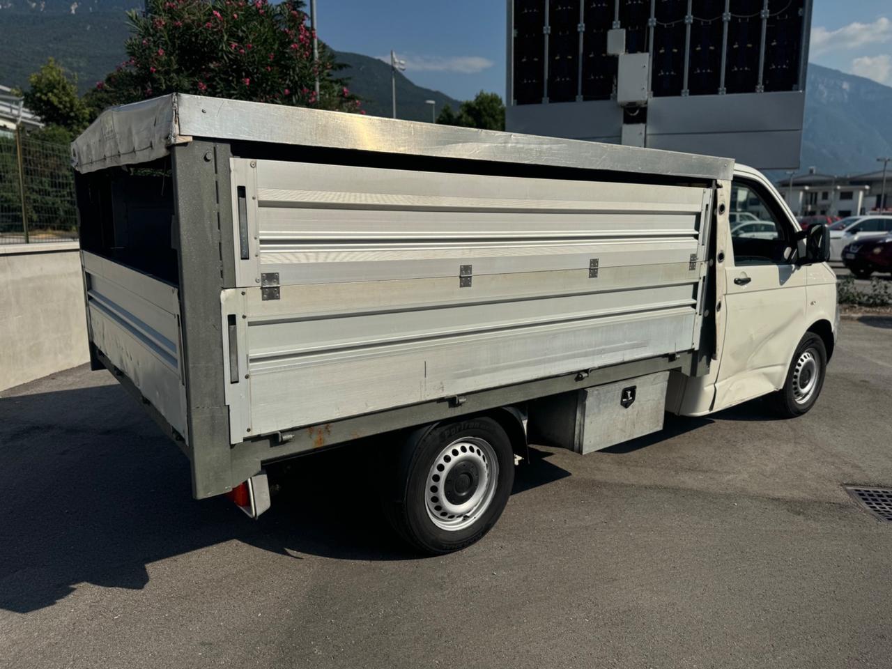 VOLKSWAGEN T5 2.5 TDI CASSONATO E CENTINA