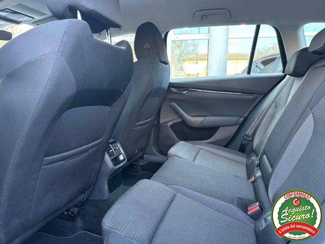 SKODA Octavia 2.0 TDI EVO SCR DSG Wagon Executive