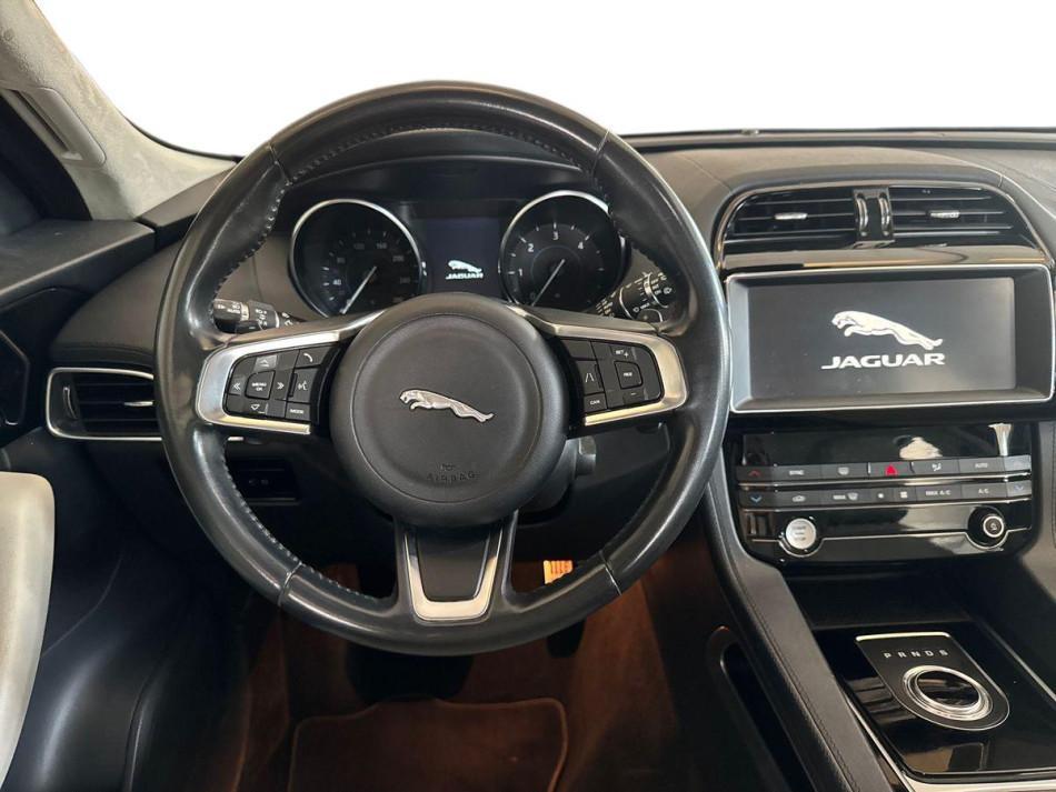 Jaguar F-Pace 2.0 D I4 Prestige AWD Auto